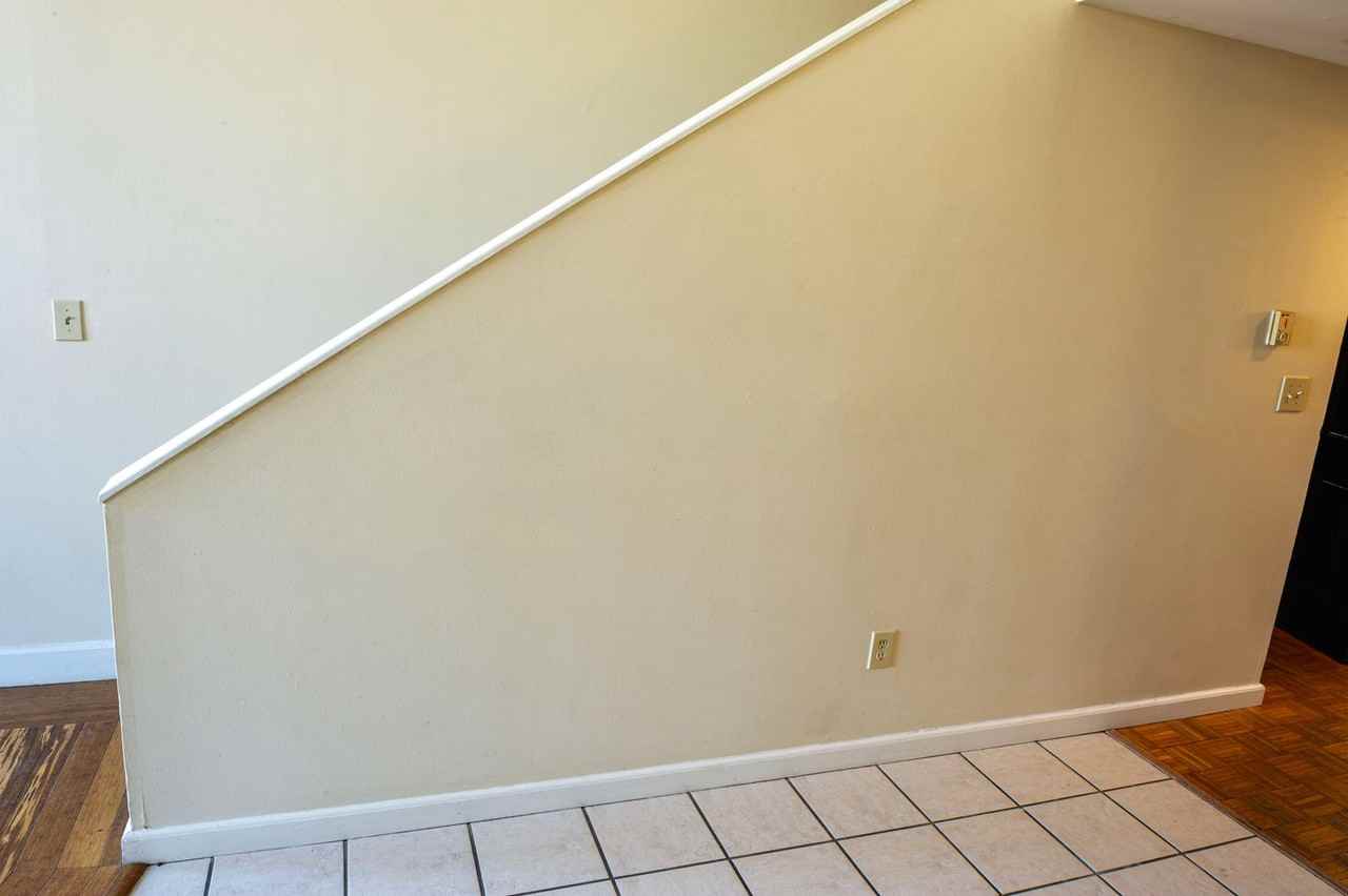 204 N Walnut St - Photo 7 of 33