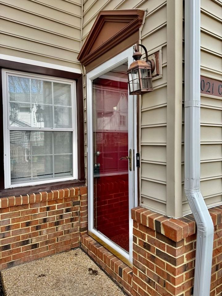 1021 Saint Andrews Way - Photo 3 of 20