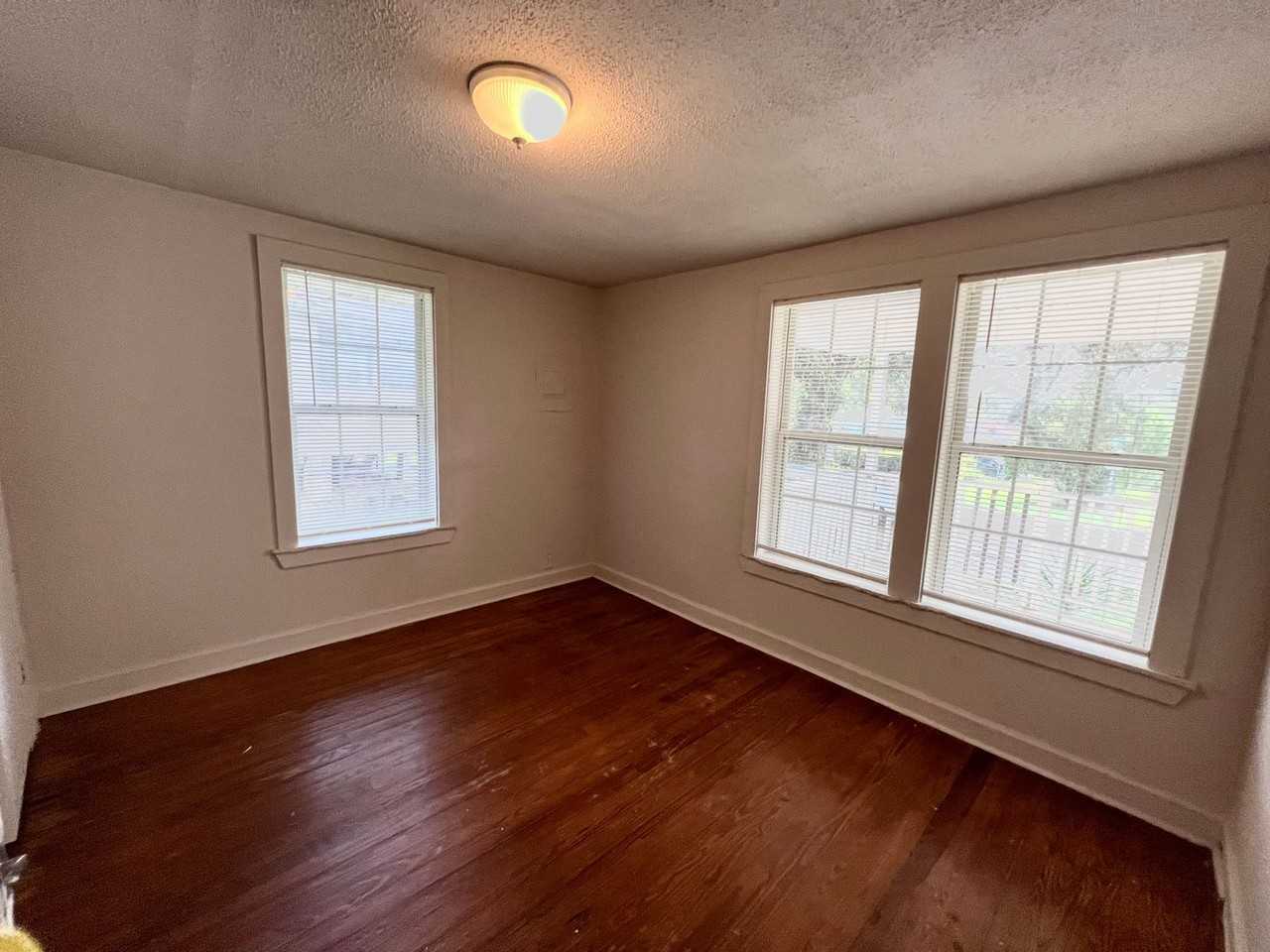 1310 Idaho Street - Photo 4 of 9