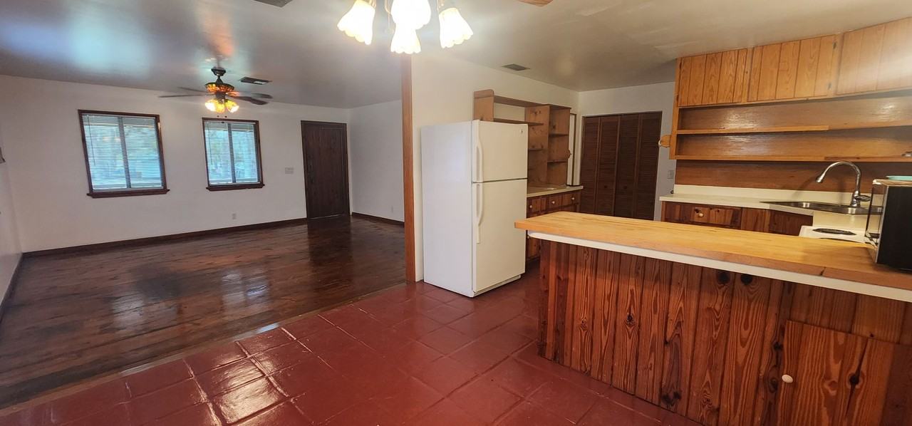 4760 Se 30th Ct - Photo 4 of 18