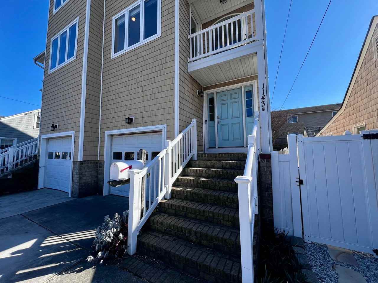 1143 W Ocean View Ave #B - Photo 3 of 36