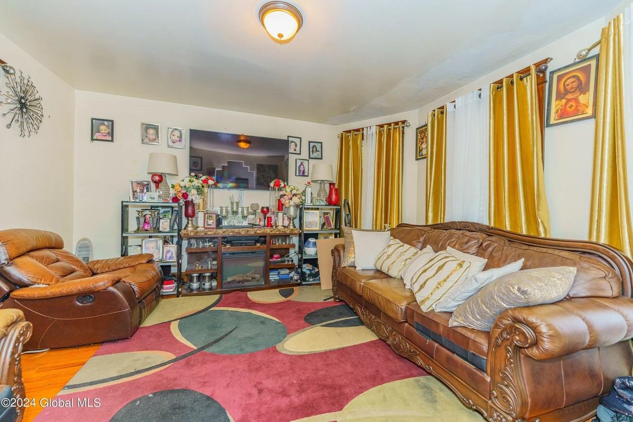 792 Washington Ave #2 - Photo 2 of 12