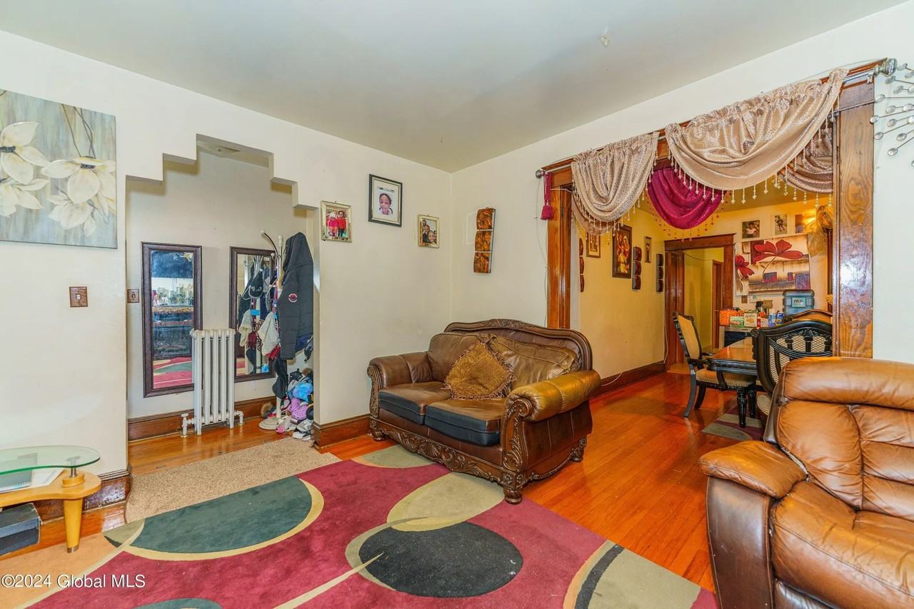 792 Washington Ave #2 - Photo 3 of 12