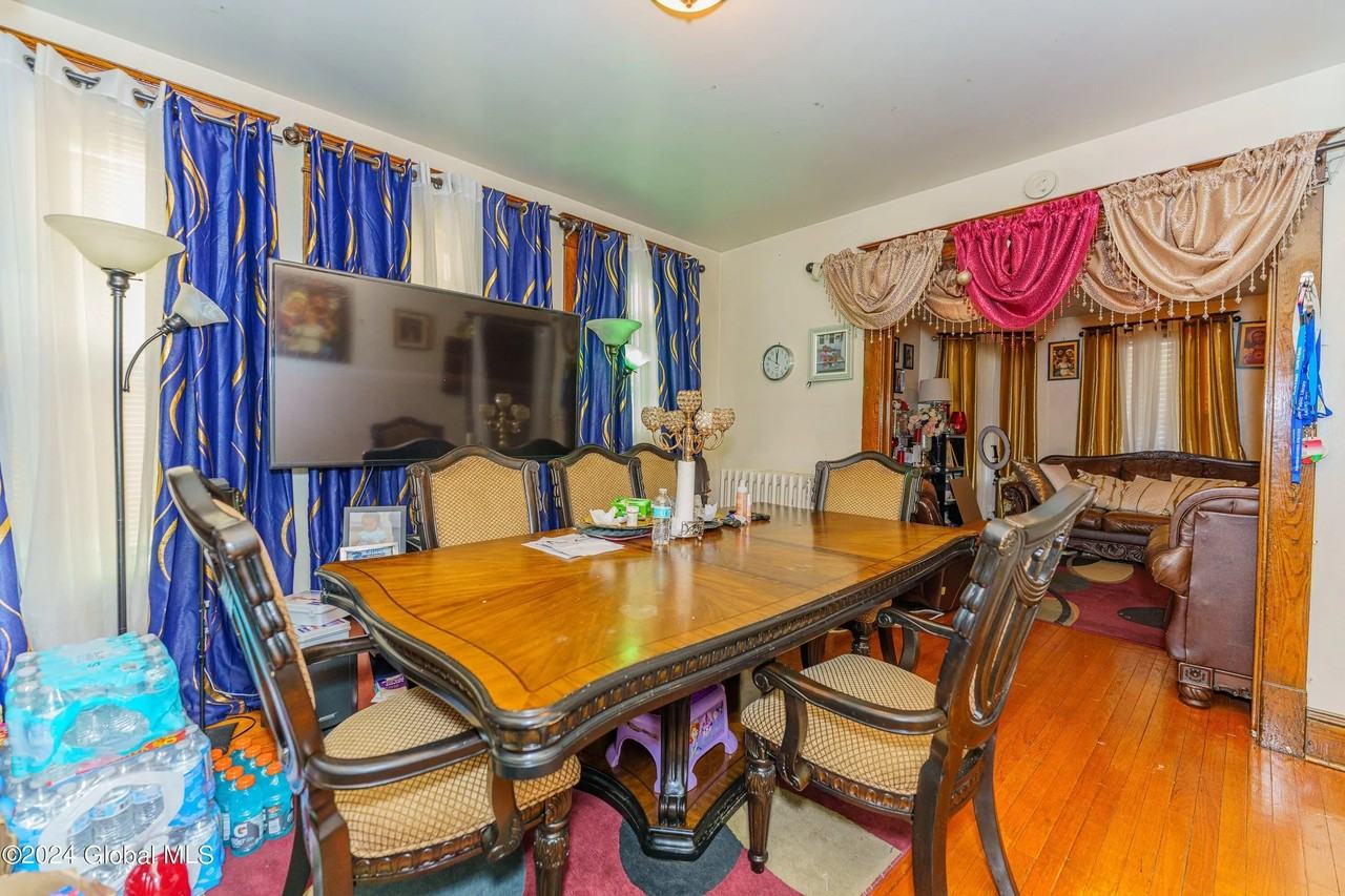 792 Washington Ave #2 - Photo 5 of 12