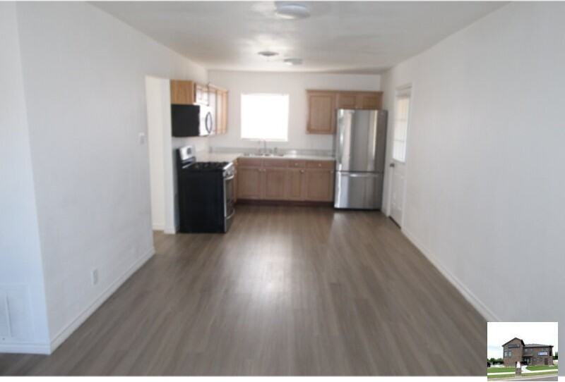 1003 Estelle Ave - Photo 2 of 11