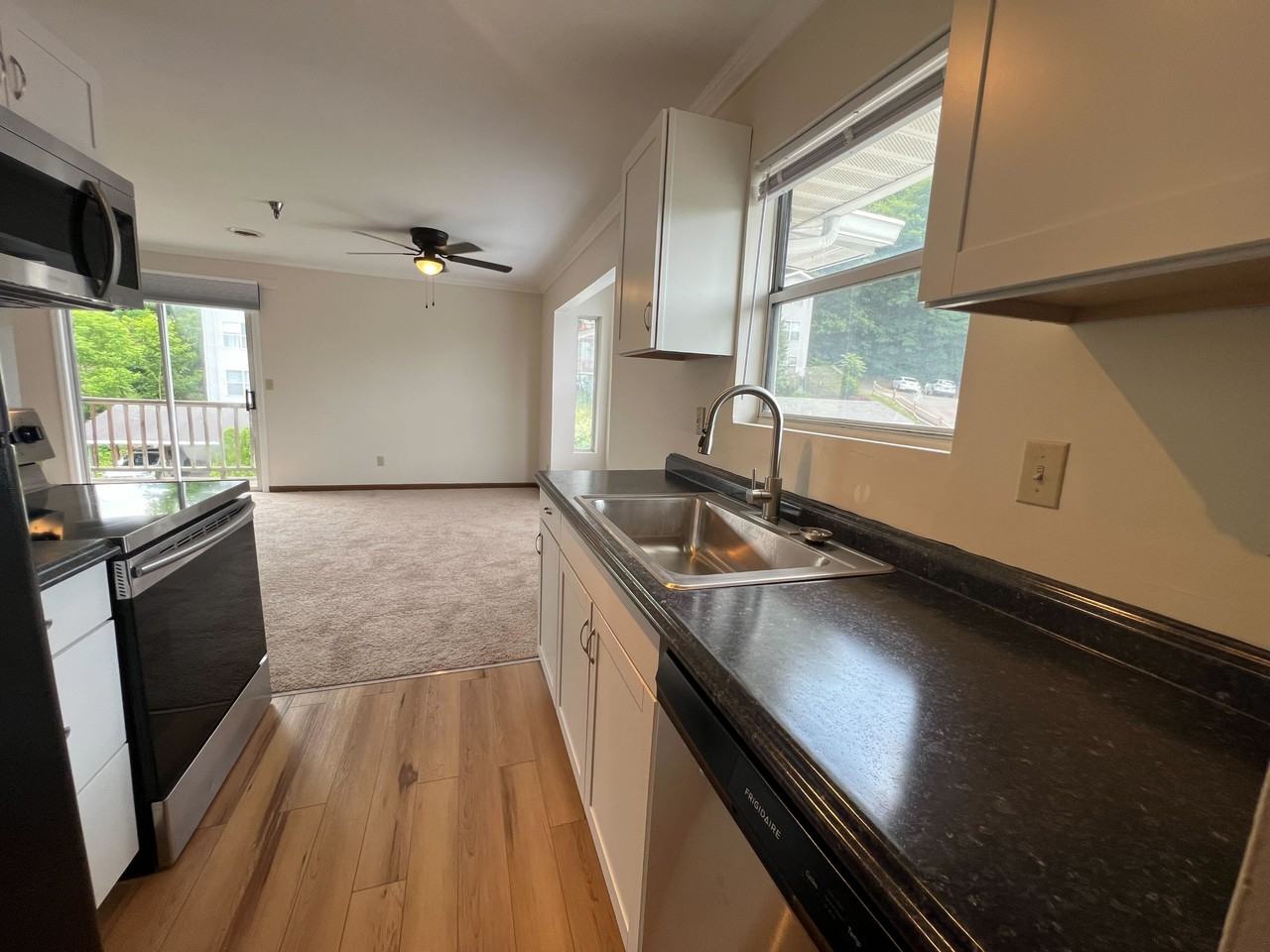 300 Stewart Ln #18 - Photo 5 of 12