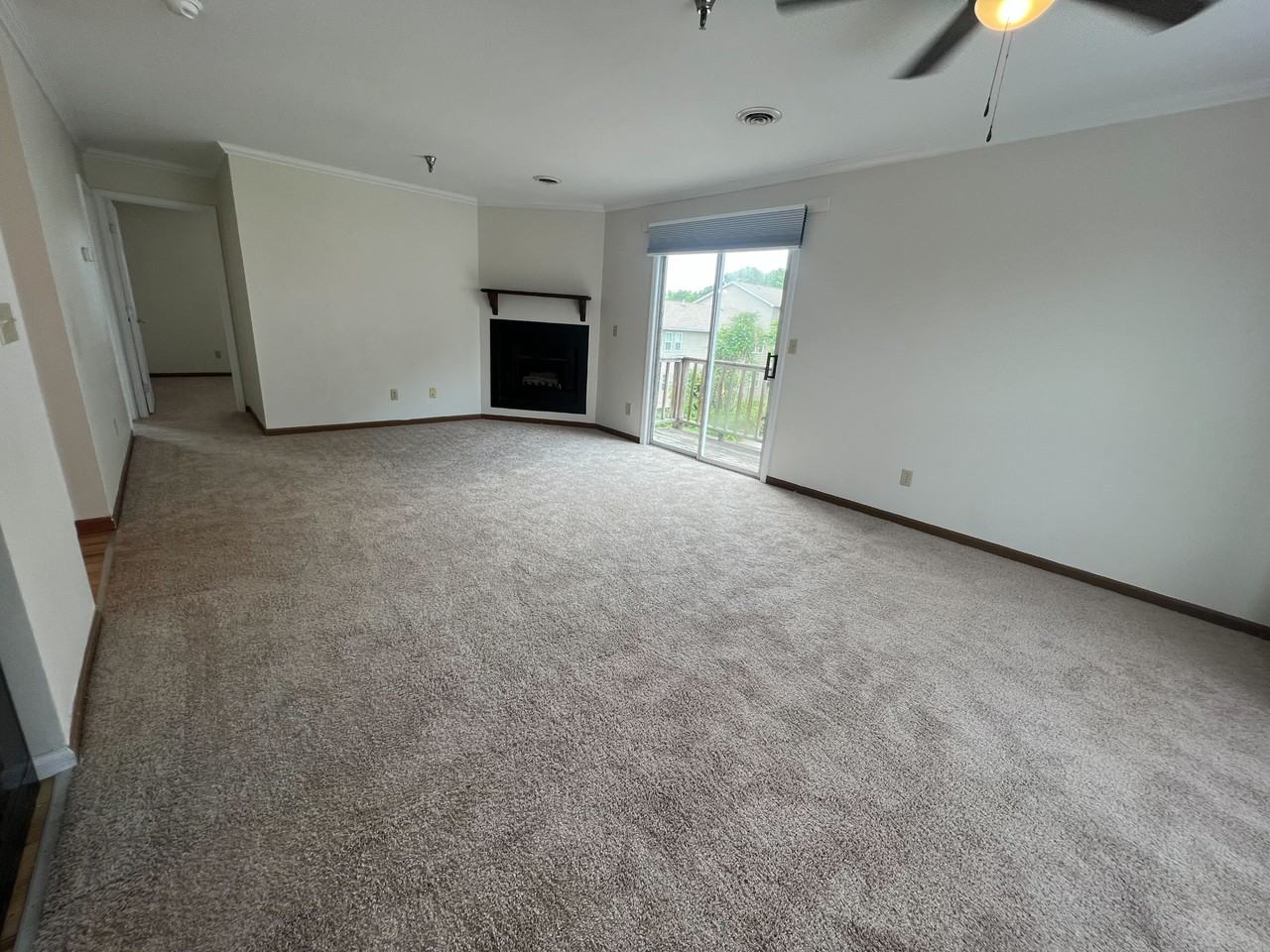 300 Stewart Ln #18 - Photo 7 of 12