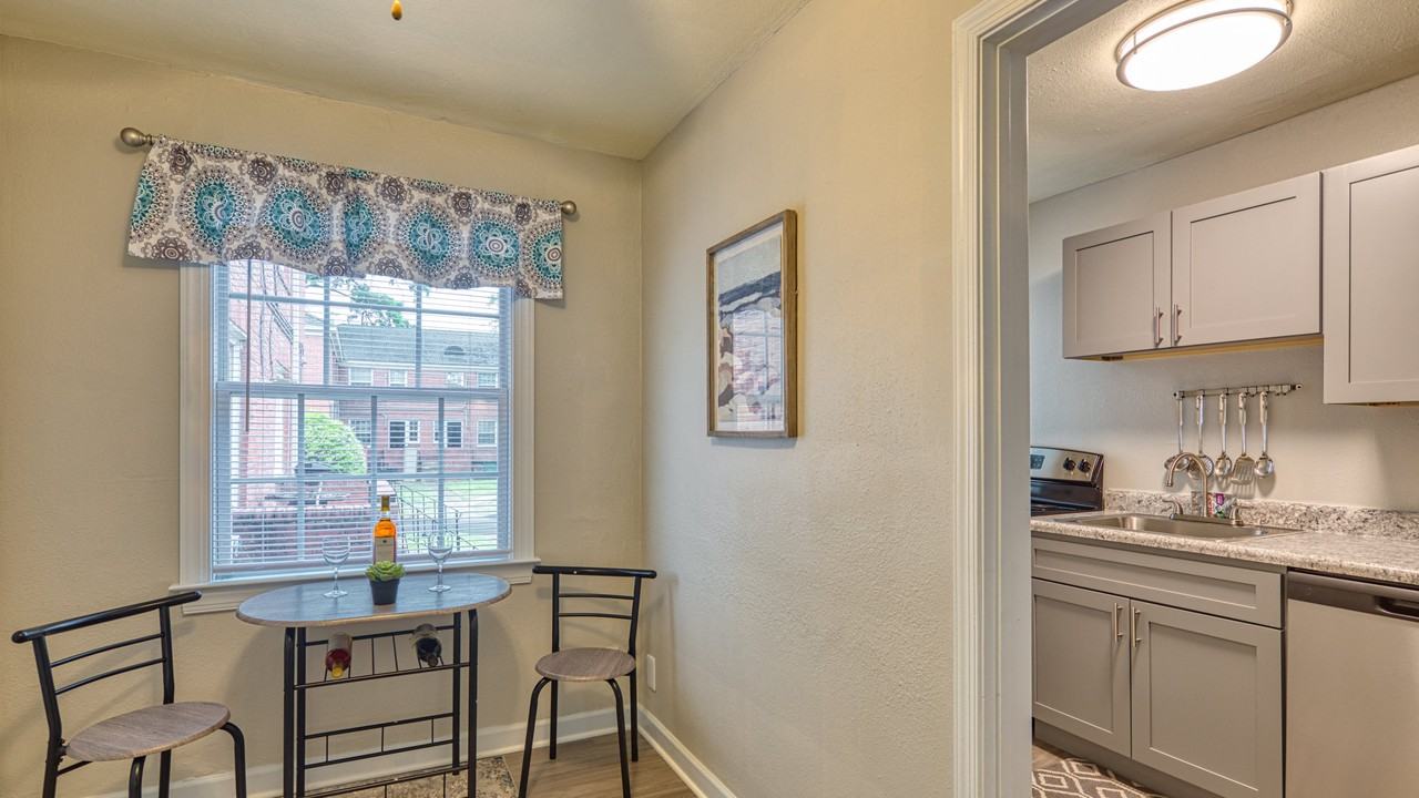 Bondale - Photo 4 of 14