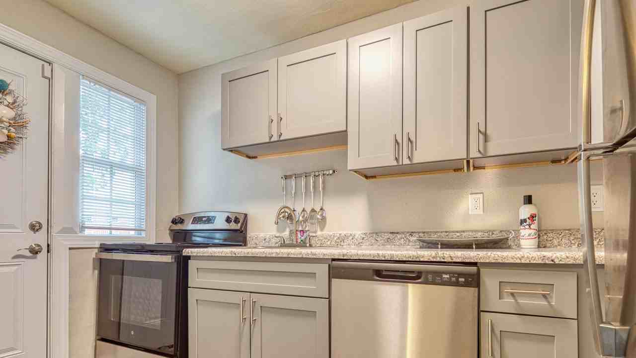 Bondale - Photo 7 of 14