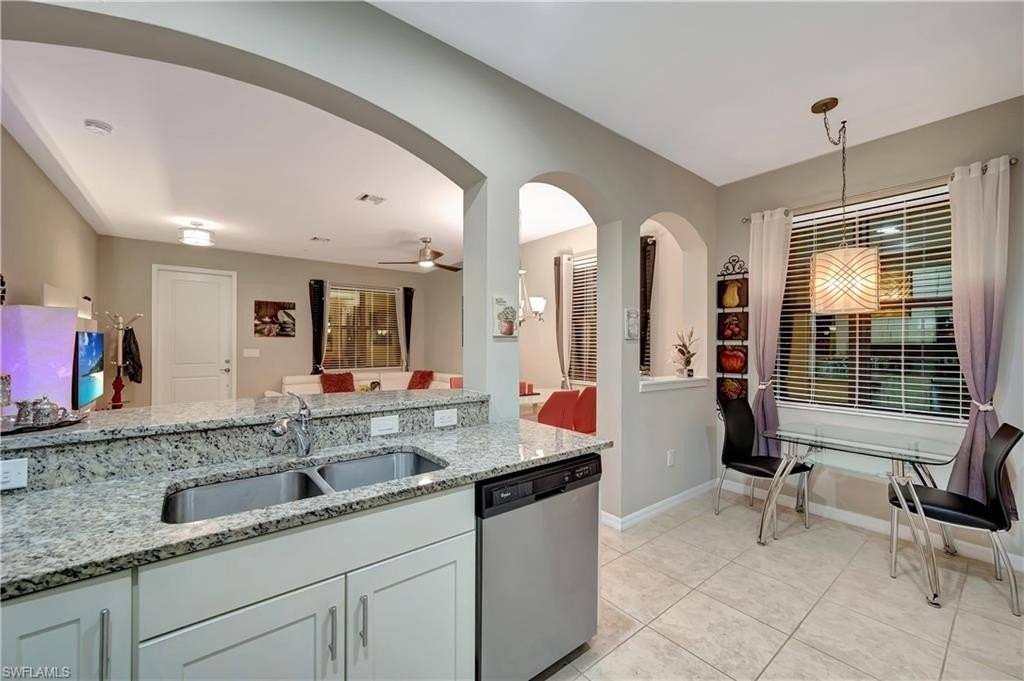 1443 Santiago Cir #2202 - Photo 4 of 33