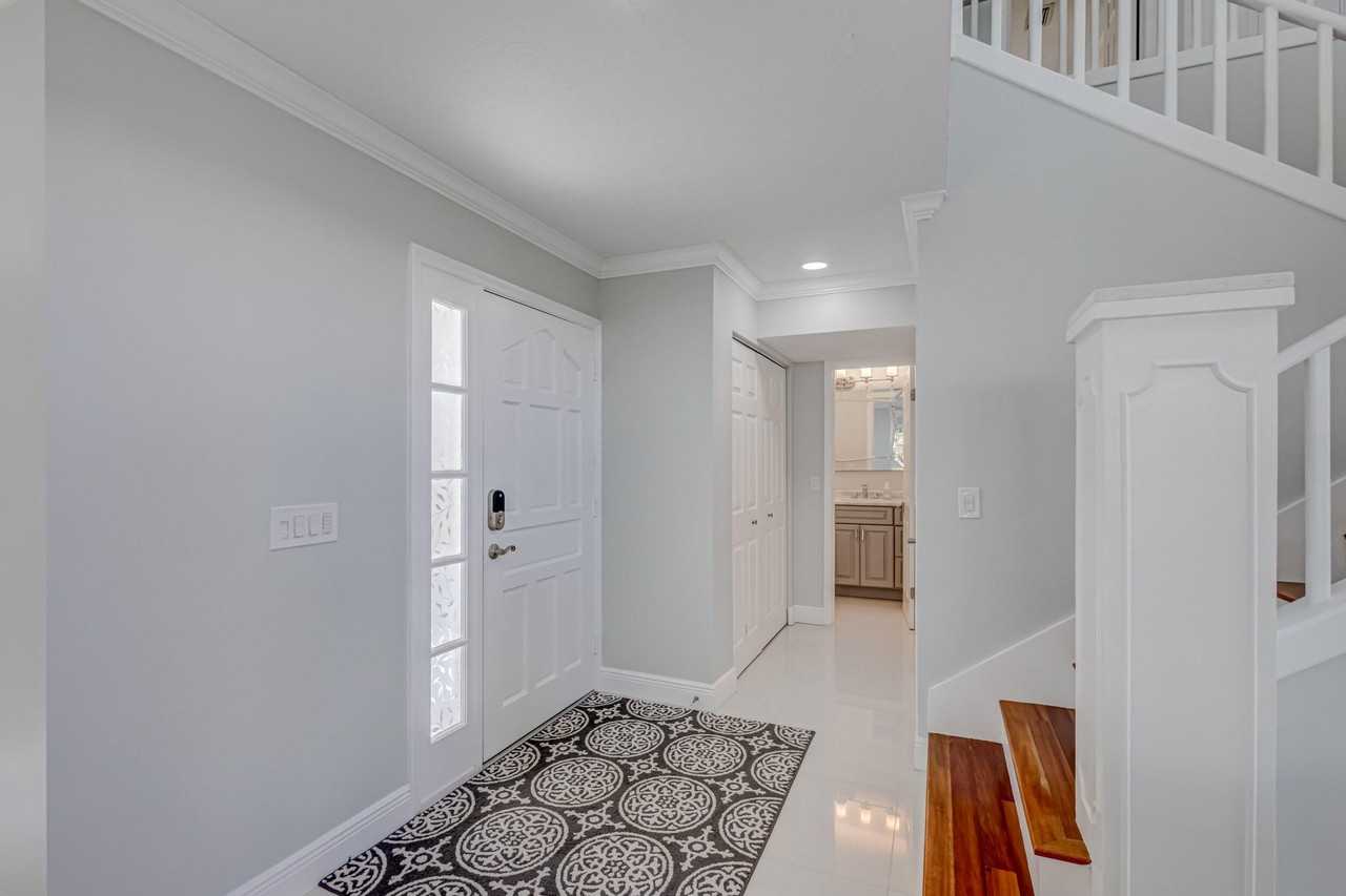 17 Selby Lane - Photo 6 of 50