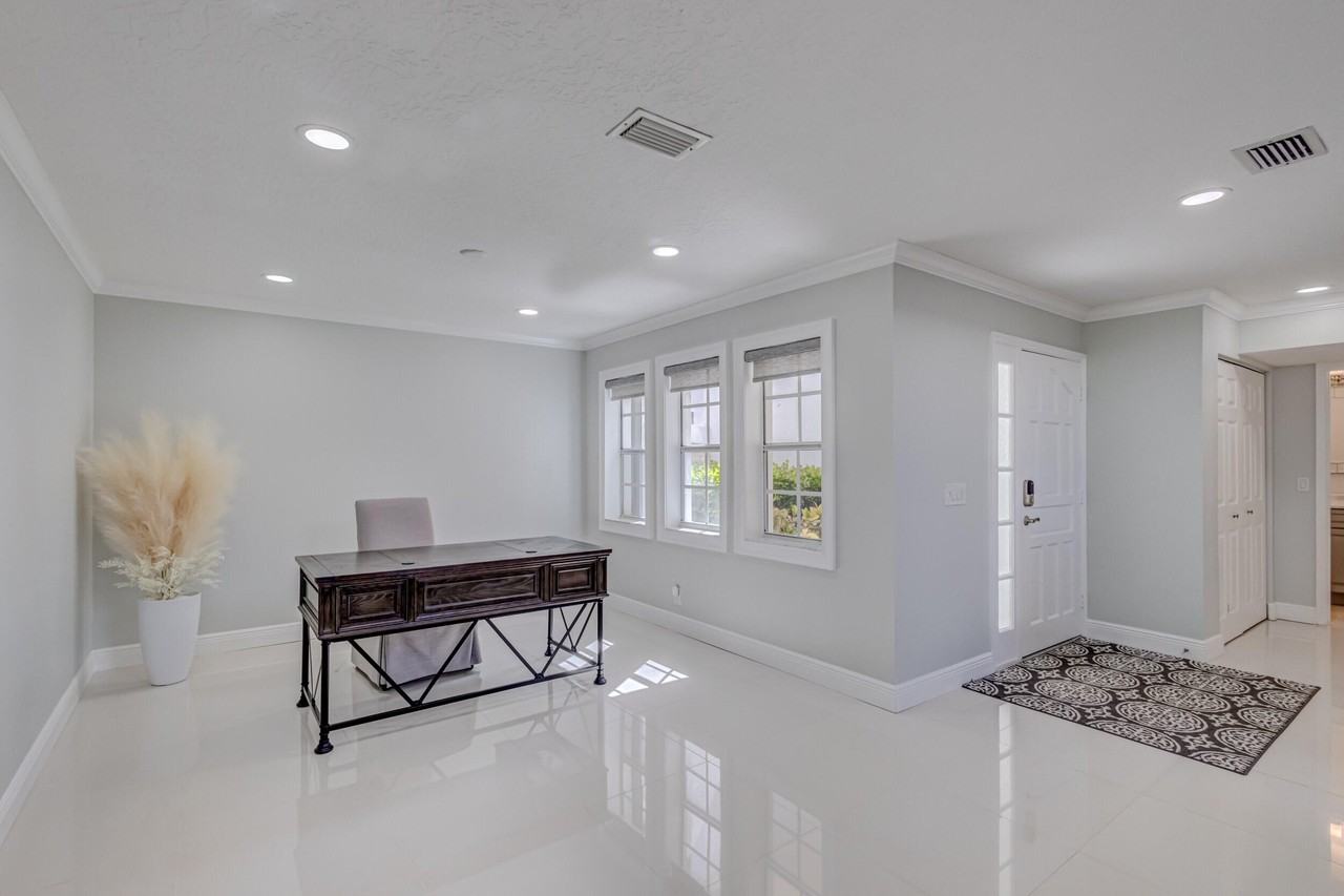 17 Selby Lane - Photo 7 of 50