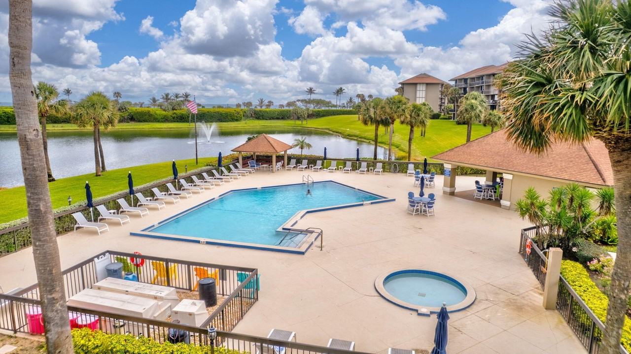 201 S Seas Dr #302 - Photo 2 of 19