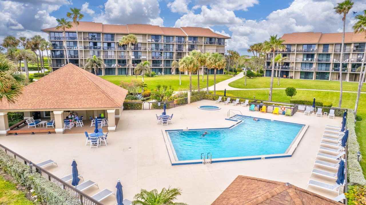 201 S Seas Dr #302 - Photo 3 of 19