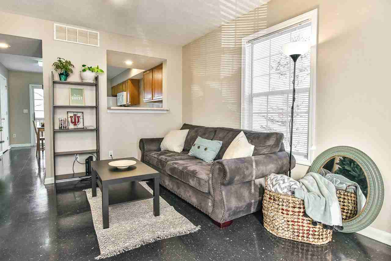 Crimson Crossing Townhomes - Photo 3 of 14