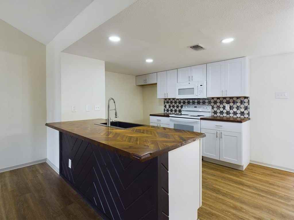 49 Terrace Dr - Photo 2 of 14