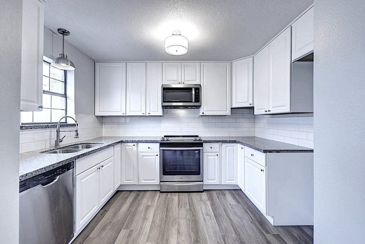 702 S Chappell Hill St - Photo 7 of 19