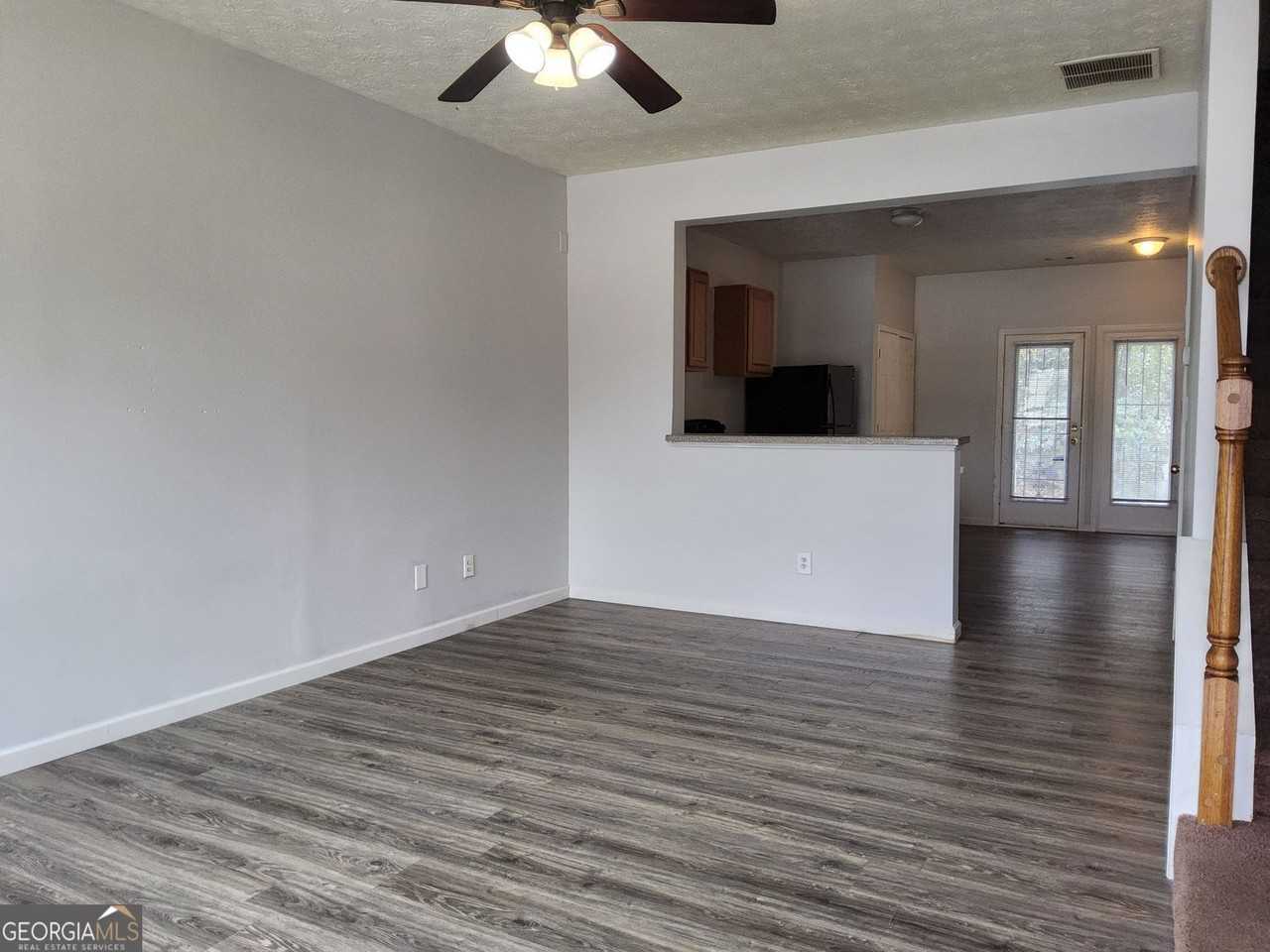 4694 Ernest Dr - Photo 6 of 23