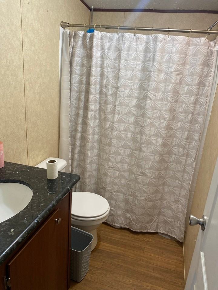 512 Jordan Ave - Photo 4 of 13