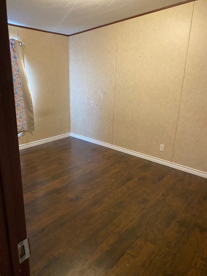 512 Jordan Ave - Photo 5 of 13