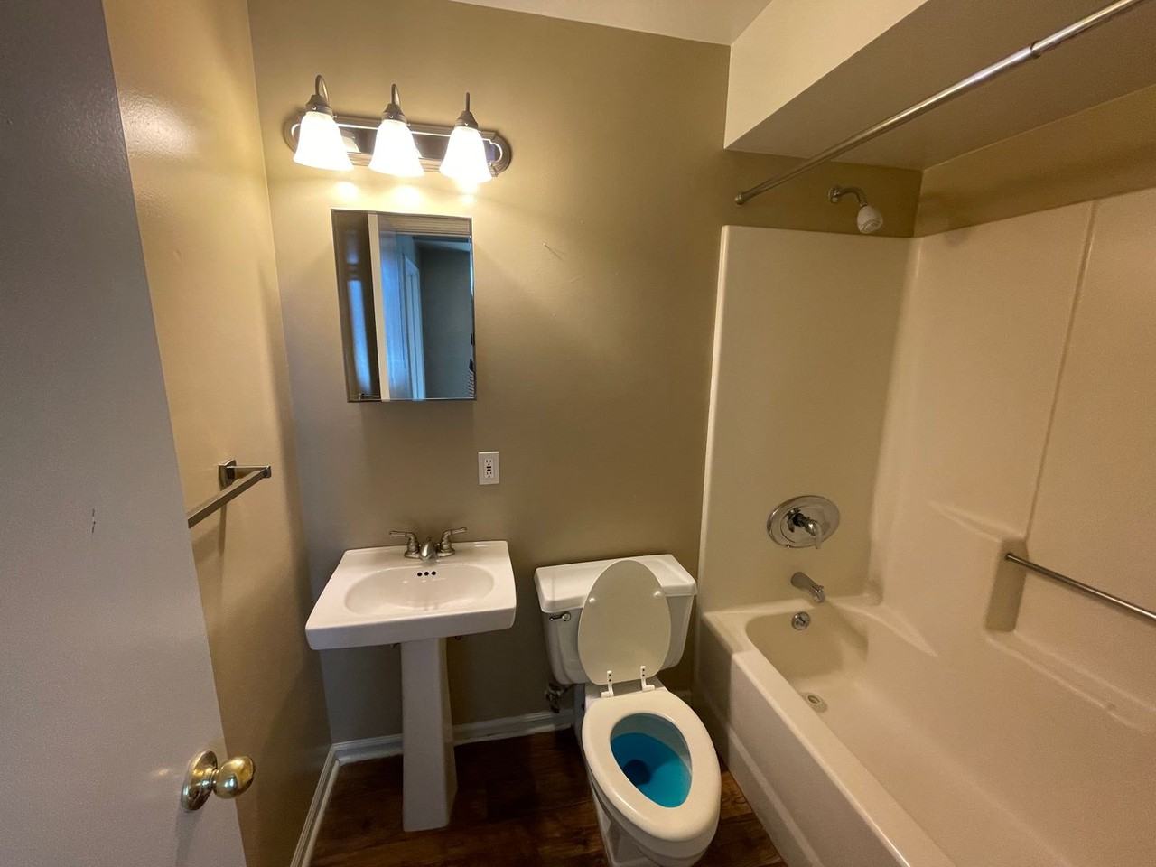 Kensington Tower Apartments - Photo 6 of 33