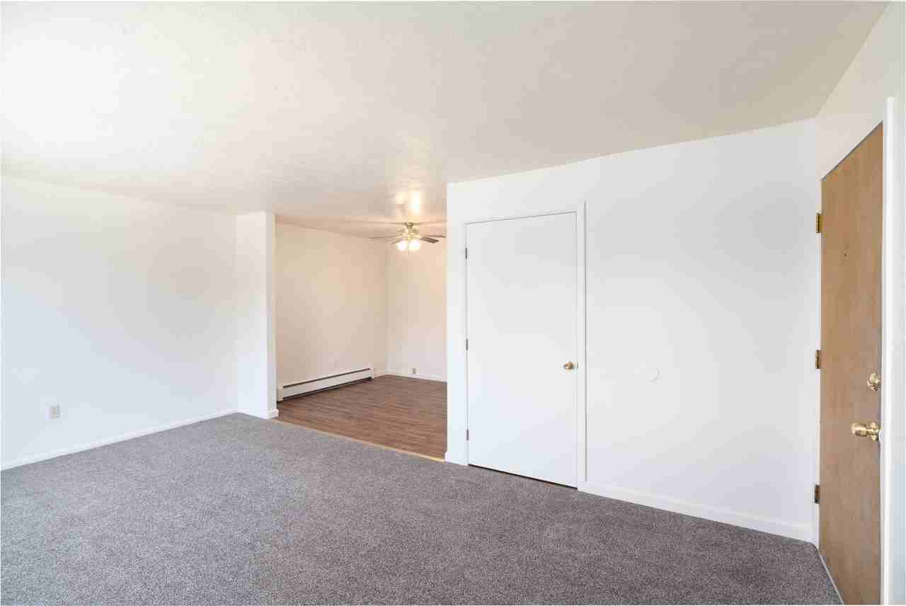 1104 S Montana Ave. - Photo 5 of 25