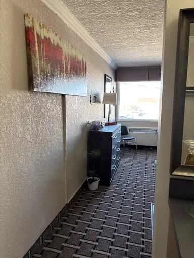 12106 100 St - Photo 2 of 9