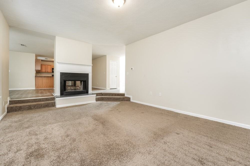 260 Greenway Dr - Photo 5 of 17