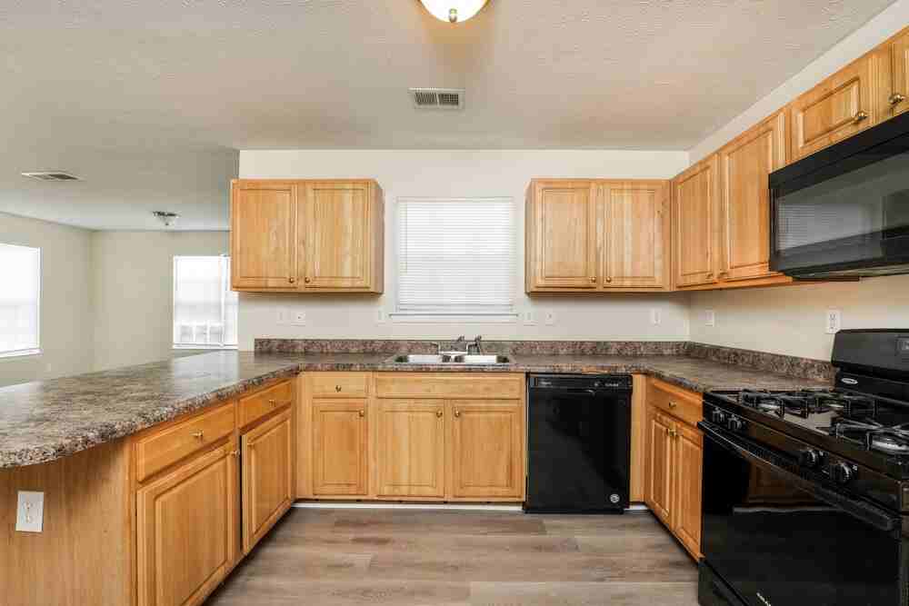 260 Greenway Dr - Photo 7 of 17