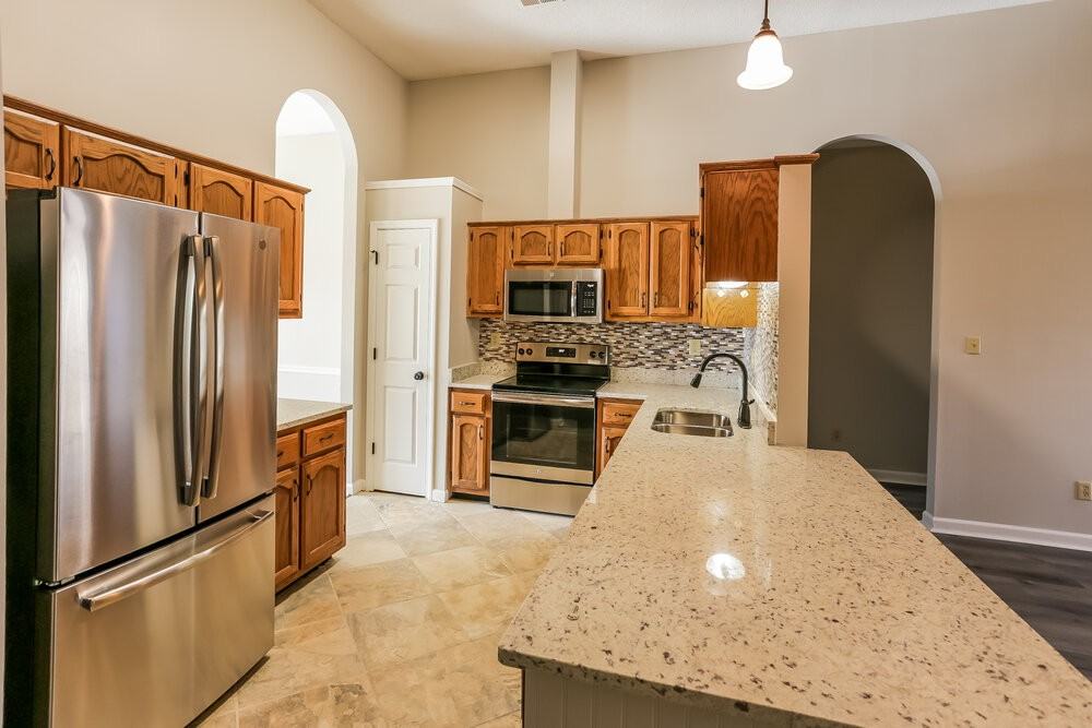 10222 Amanda Dr - Photo 6 of 16