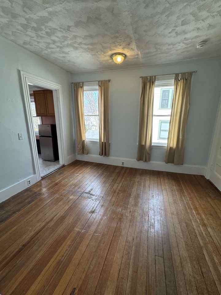 129 Grasmere Street #2R - Photo 3 of 6