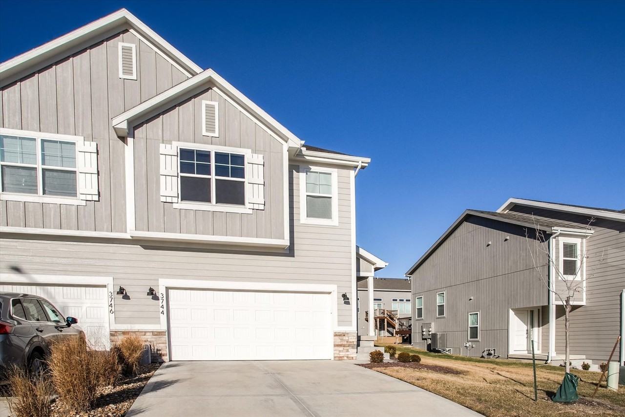 3744 Southwest Maryville Place - Photo 4 of 29