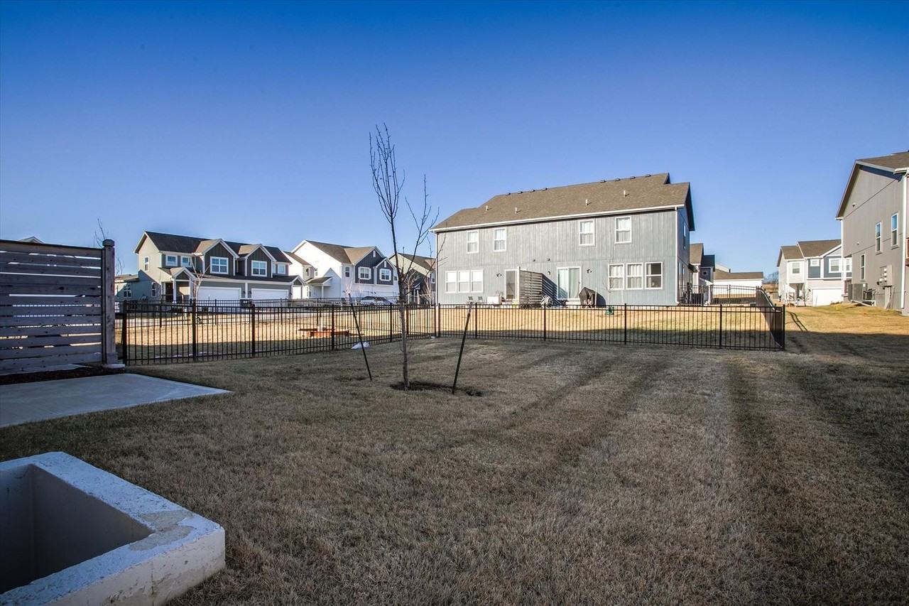 3744 Southwest Maryville Place - Photo 6 of 29