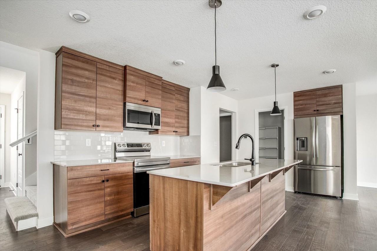 3744 Southwest Maryville Place - Photo 2 of 29