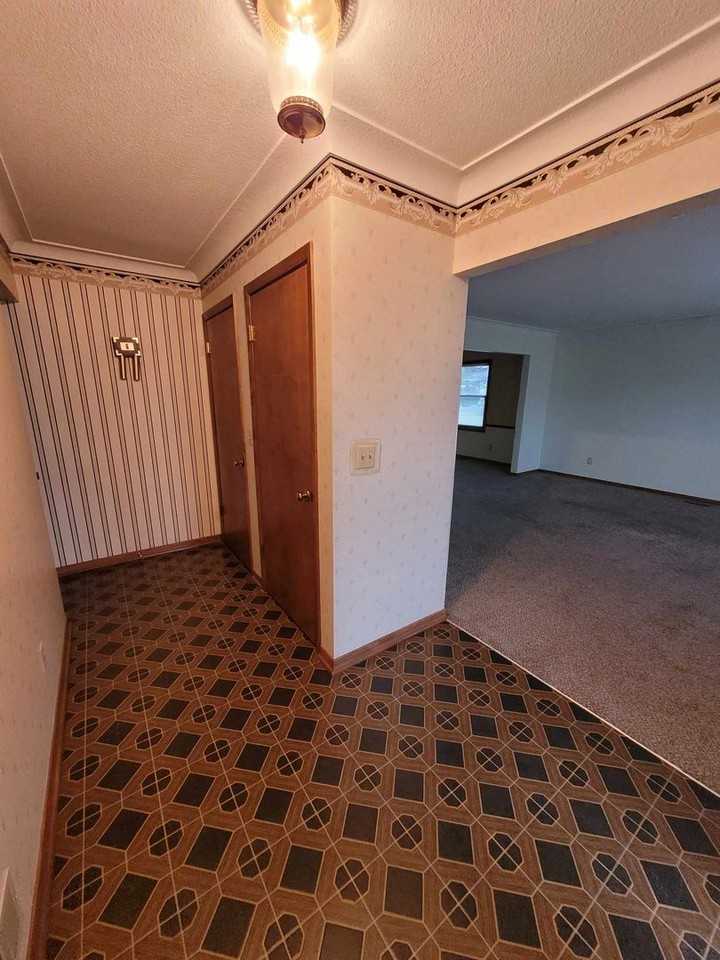 621 Lafayette Blvd - Photo 2 of 22