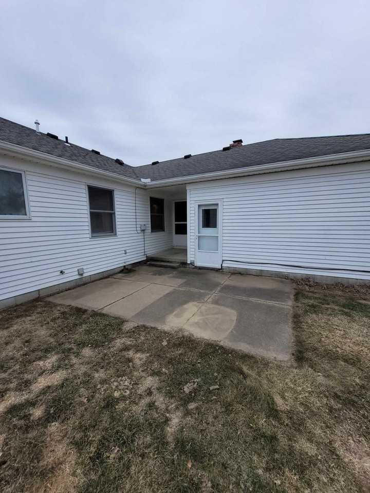 621 Lafayette Blvd - Photo 3 of 22