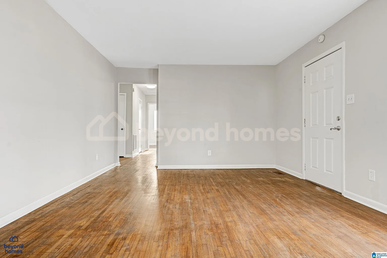 4012 Hazelwood Rd - Photo 6 of 32