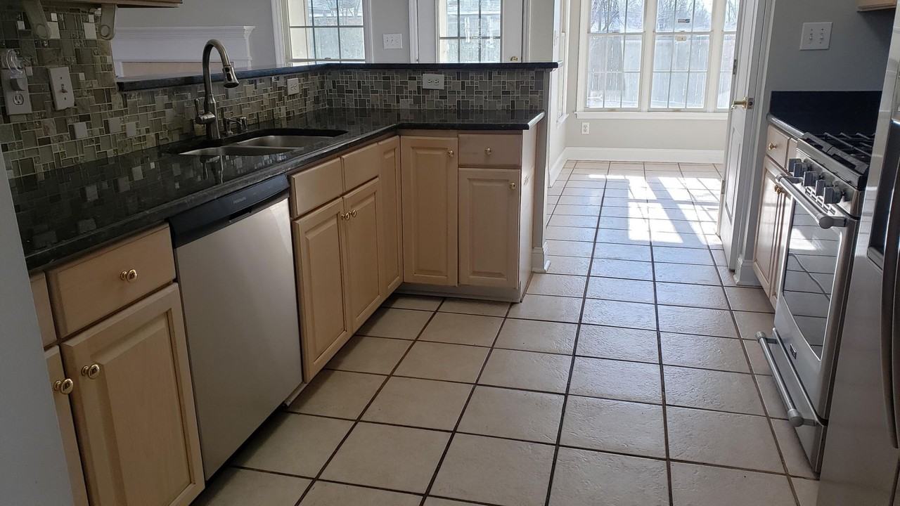 5229 Craigs Creek Dr - Photo 7 of 24