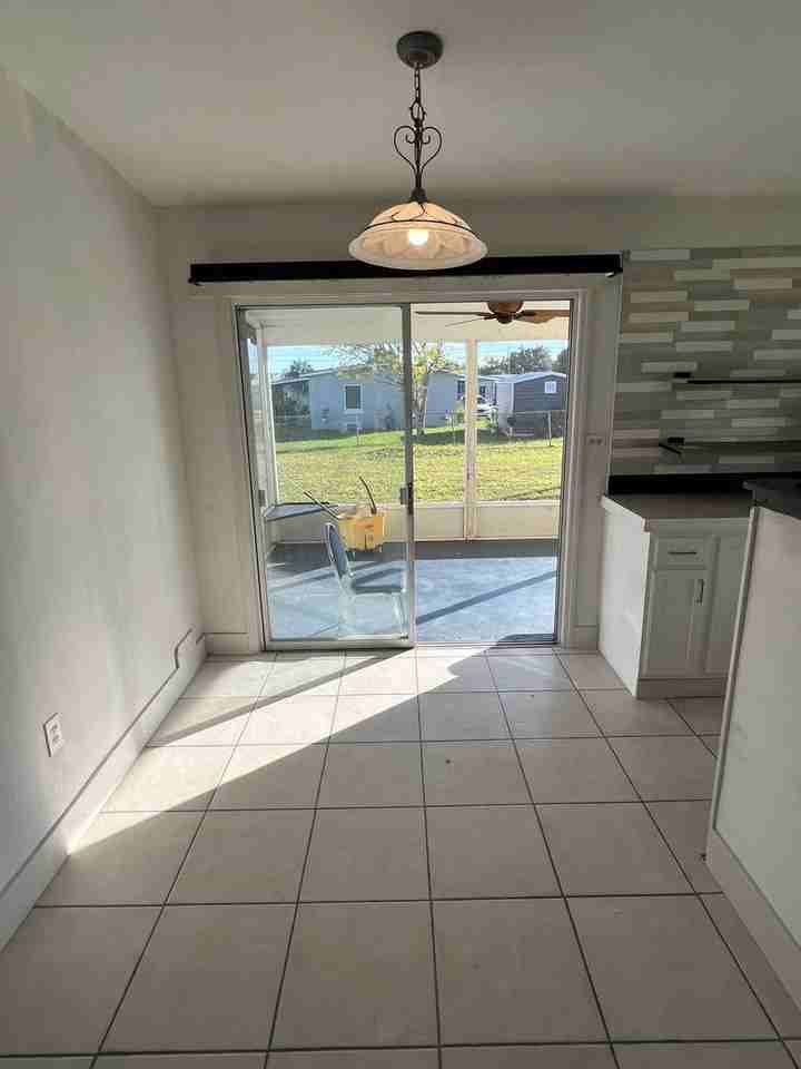 21179 Meehan Ave - Photo 4 of 11