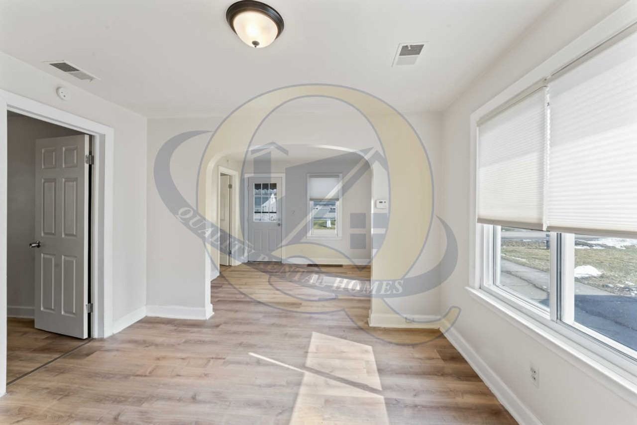 1434 Mintola Ave - Photo 3 of 16