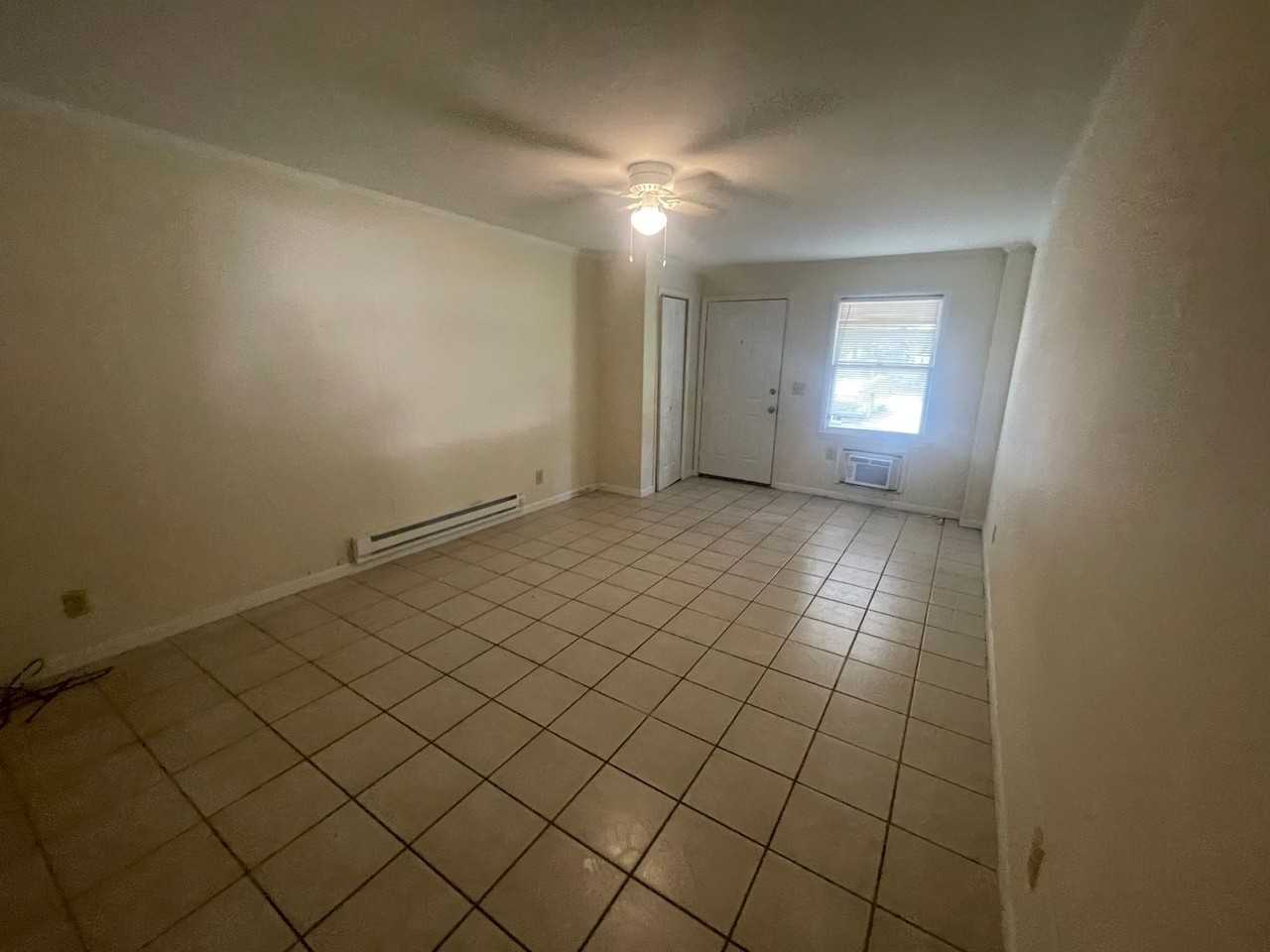 4904 Franklin Ave - Photo 3 of 7