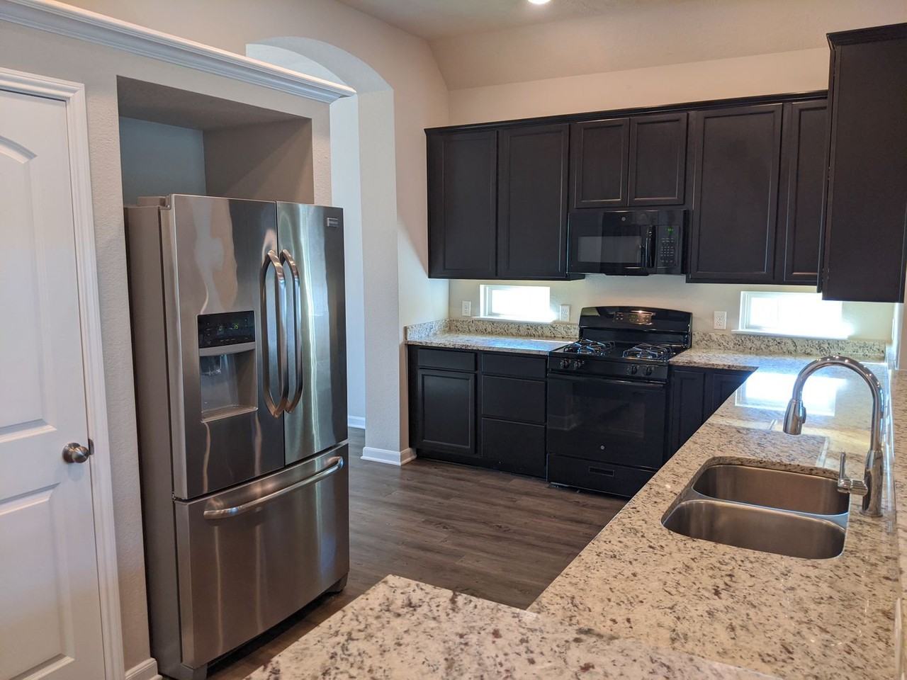 2035 Sorrento Ct - Photo 4 of 29