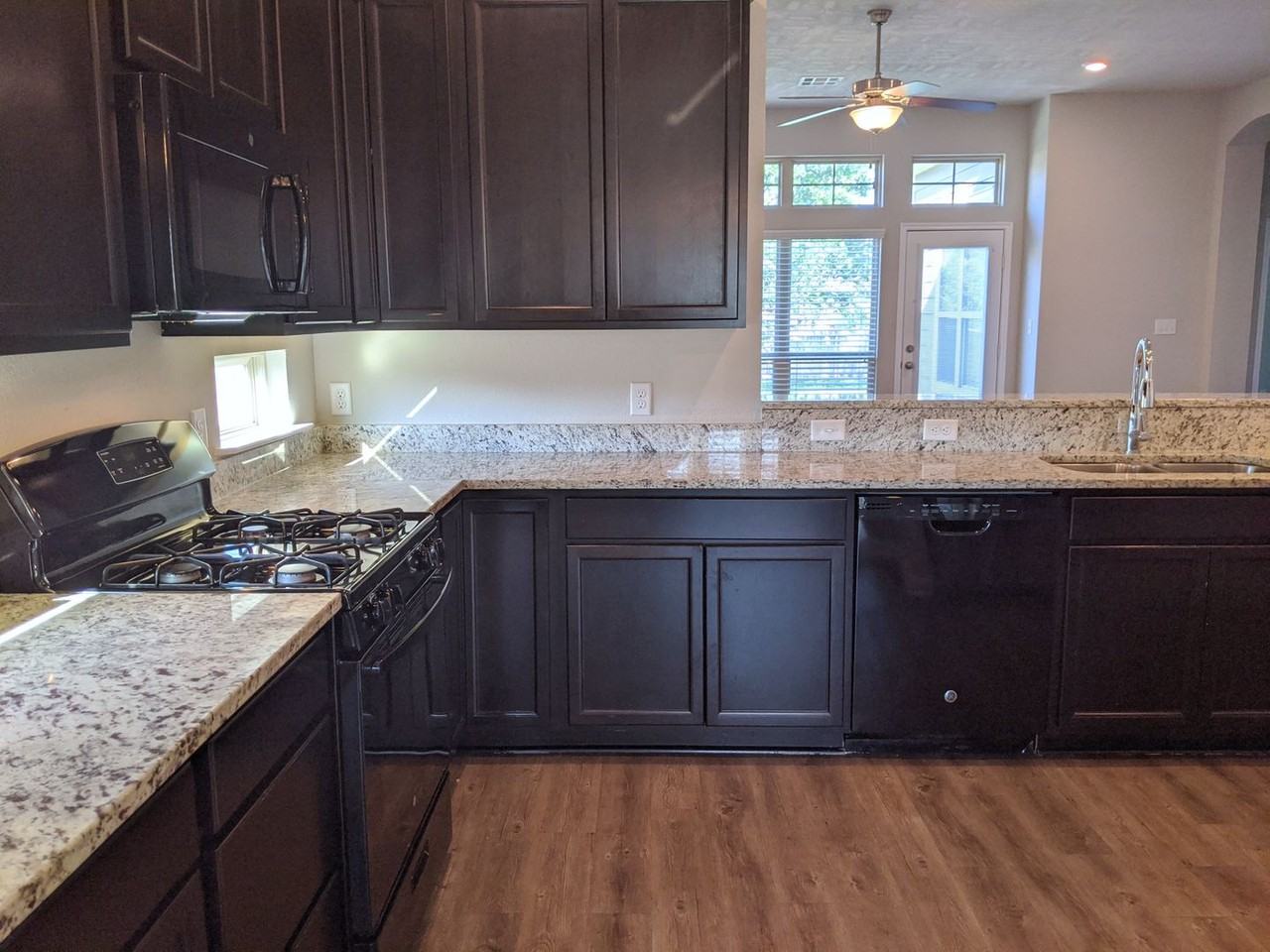 2035 Sorrento Ct - Photo 6 of 29
