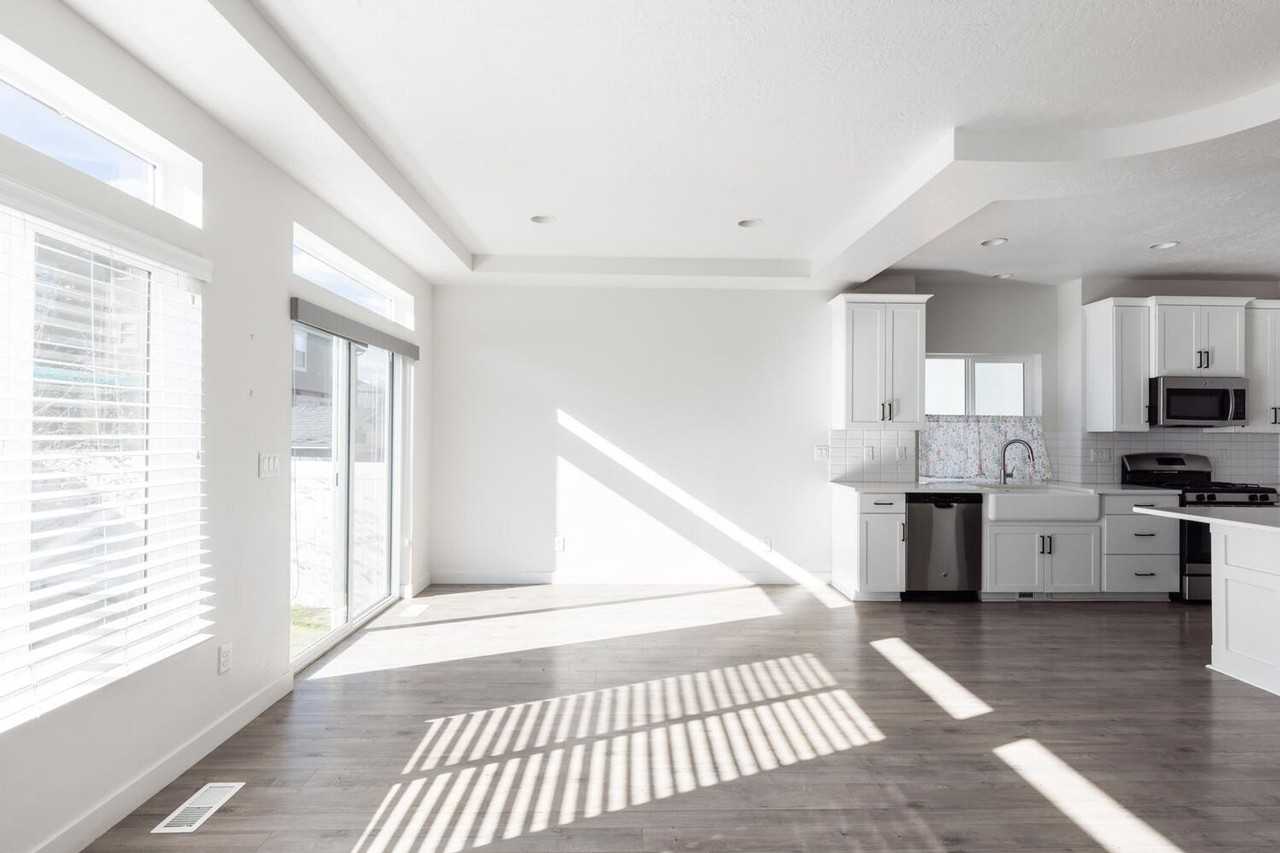 435 W 1220 S - Photo 5 of 23