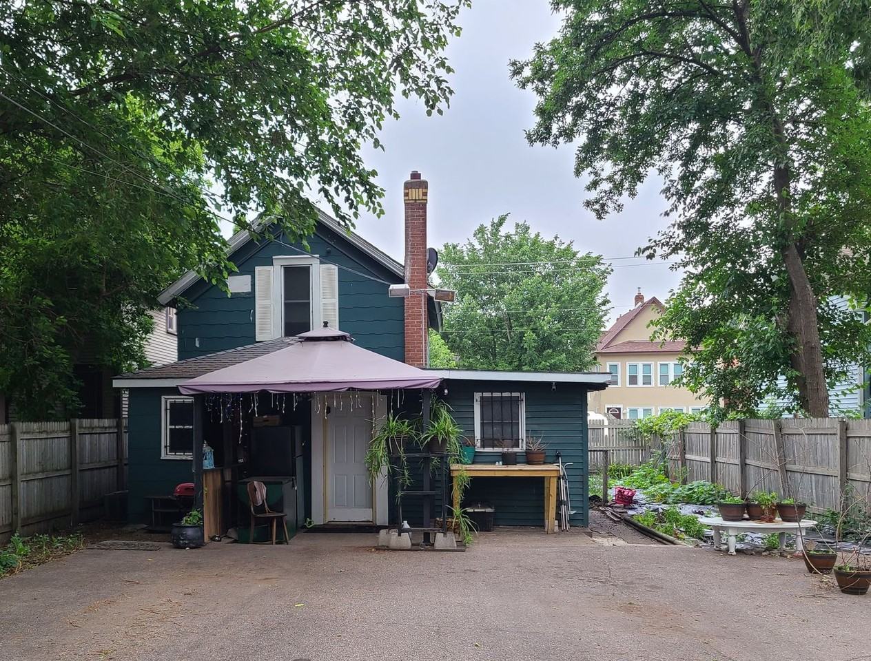 1813 Jackson St Ne - Photo 2 of 3