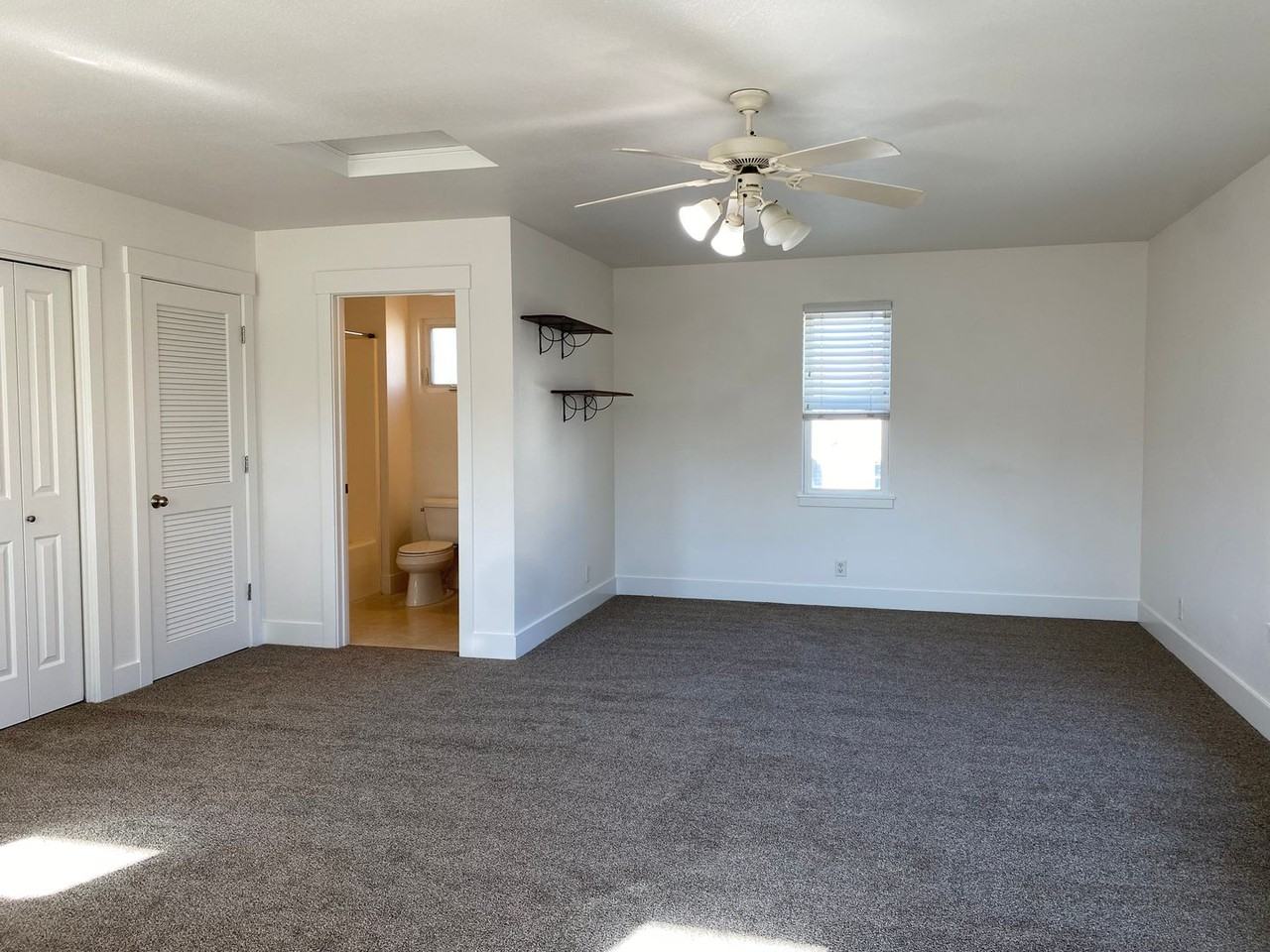 2610 E 20th St - Photo 2 of 8