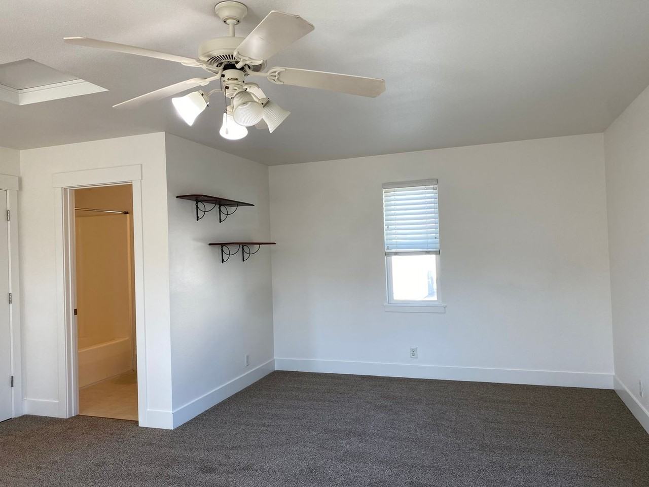 2610 E 20th St - Photo 3 of 8