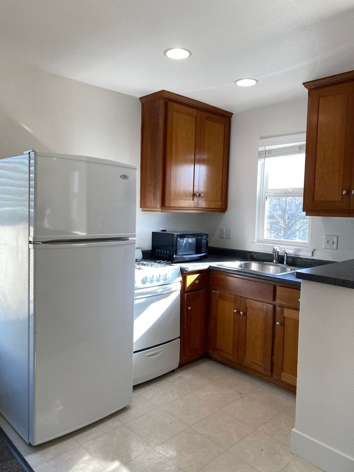 2610 E 20th St - Photo 7 of 8