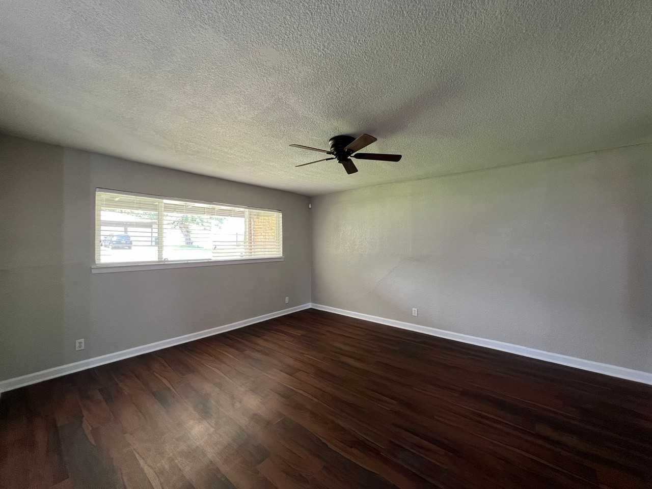 7605 Deaver Dr - Photo 3 of 19