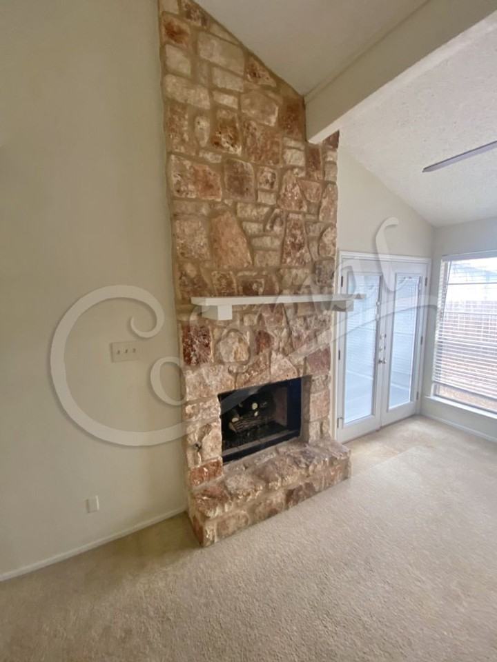 1202 Royal Crest Dr - Photo 2 of 9